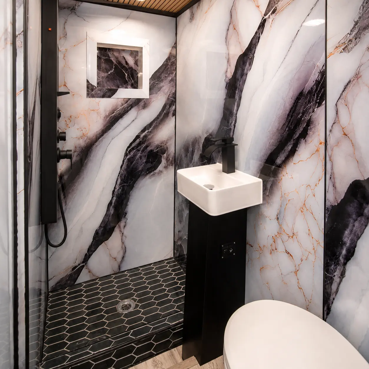 Baño completo con ducha
